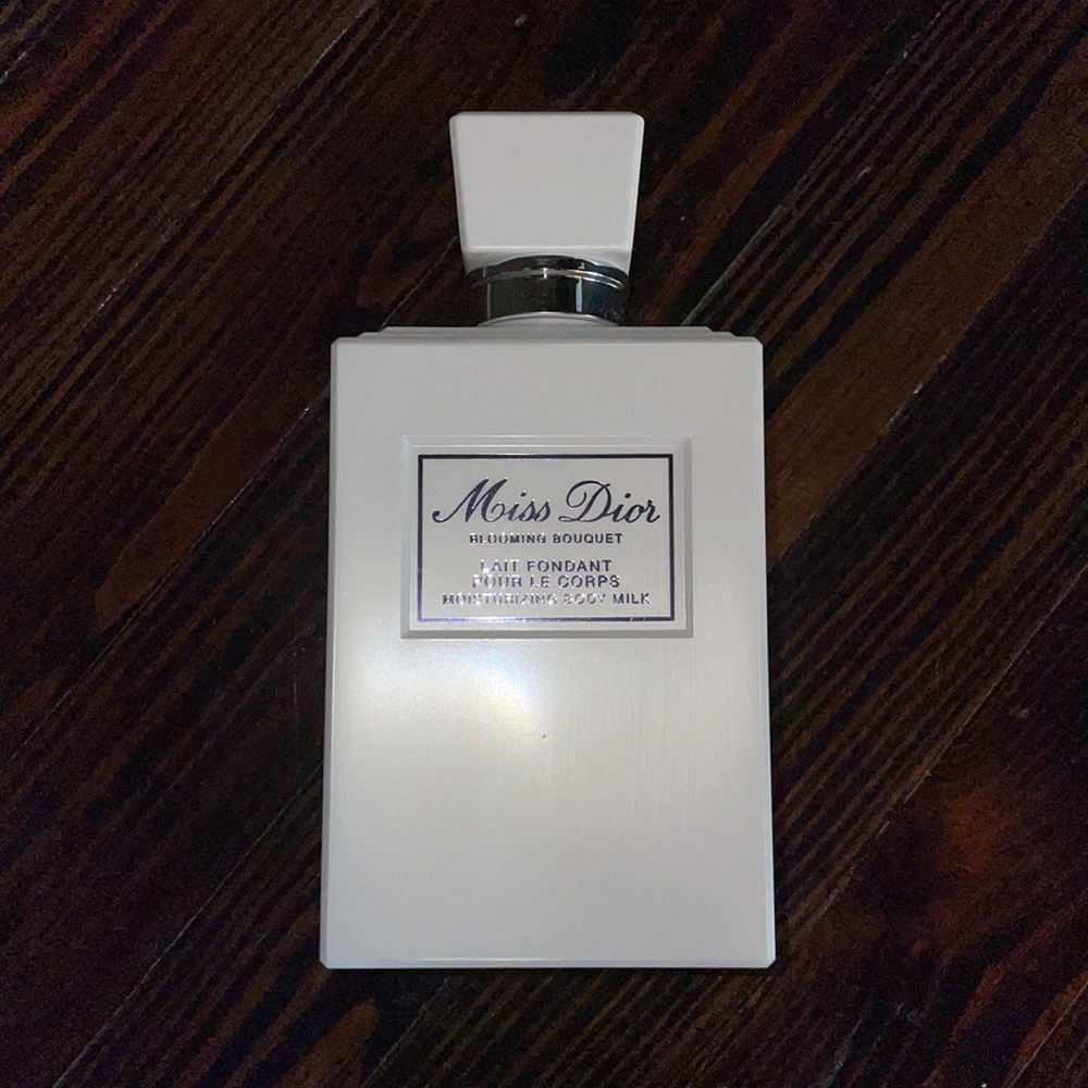 Miss Dior body milk in blooming bouquet